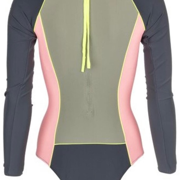 Ripcurl Spring suit rash guard - Picture 2 of 6